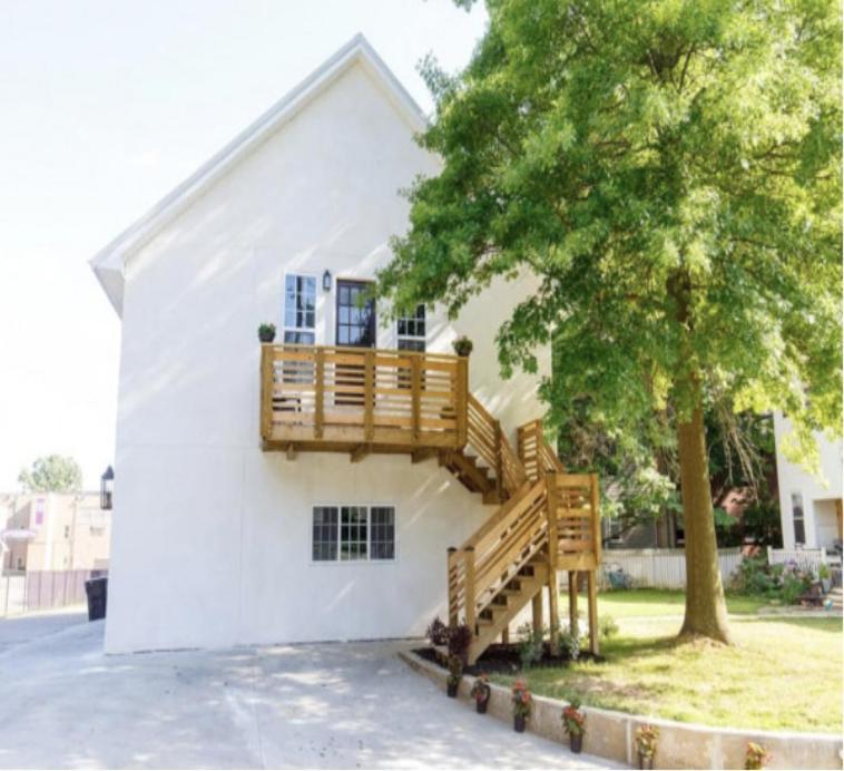 Park Carriage House Rest & Explore With Hollyhock Луисвилл Экстерьер фото